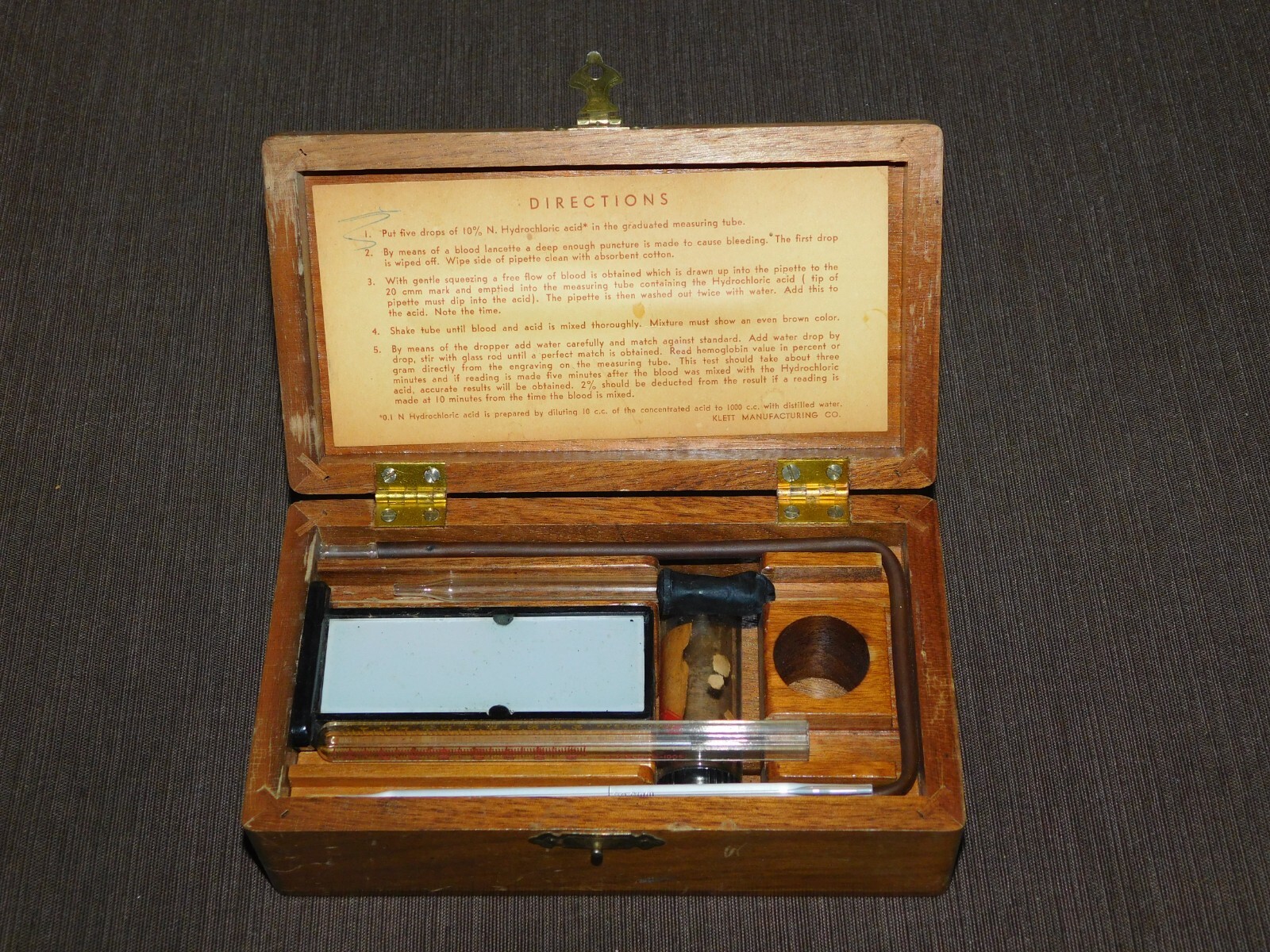 VINTAGE ANTIQUE MEDICINE KLETT HAEMOMETER HEMOGLOBIN TEST KIT in WOOD BOX