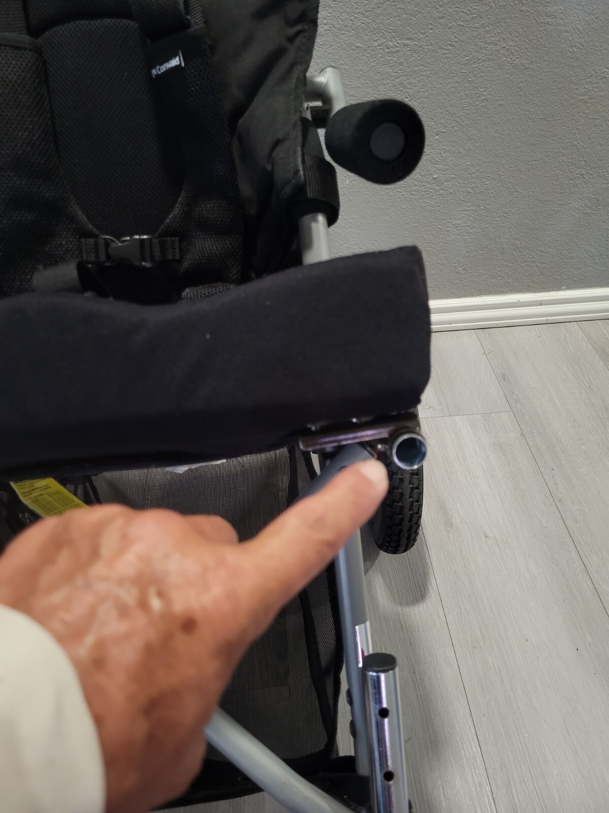 $4k Convaid Cruiser Scout All Terrain Size 12 Special Needs Stroller wheelchair