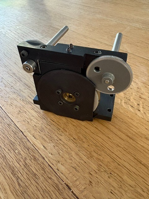 Four-Way Slit X-Y Control Square  Aperture for Optical Use