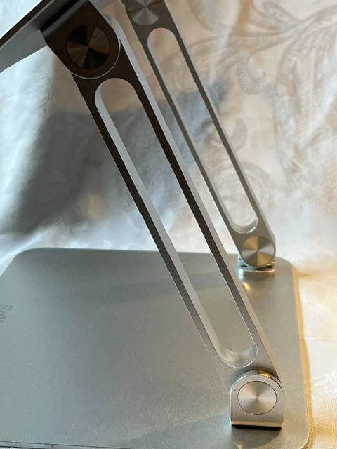 Boyata Silver Aluminum Adjustable Laptop stand
