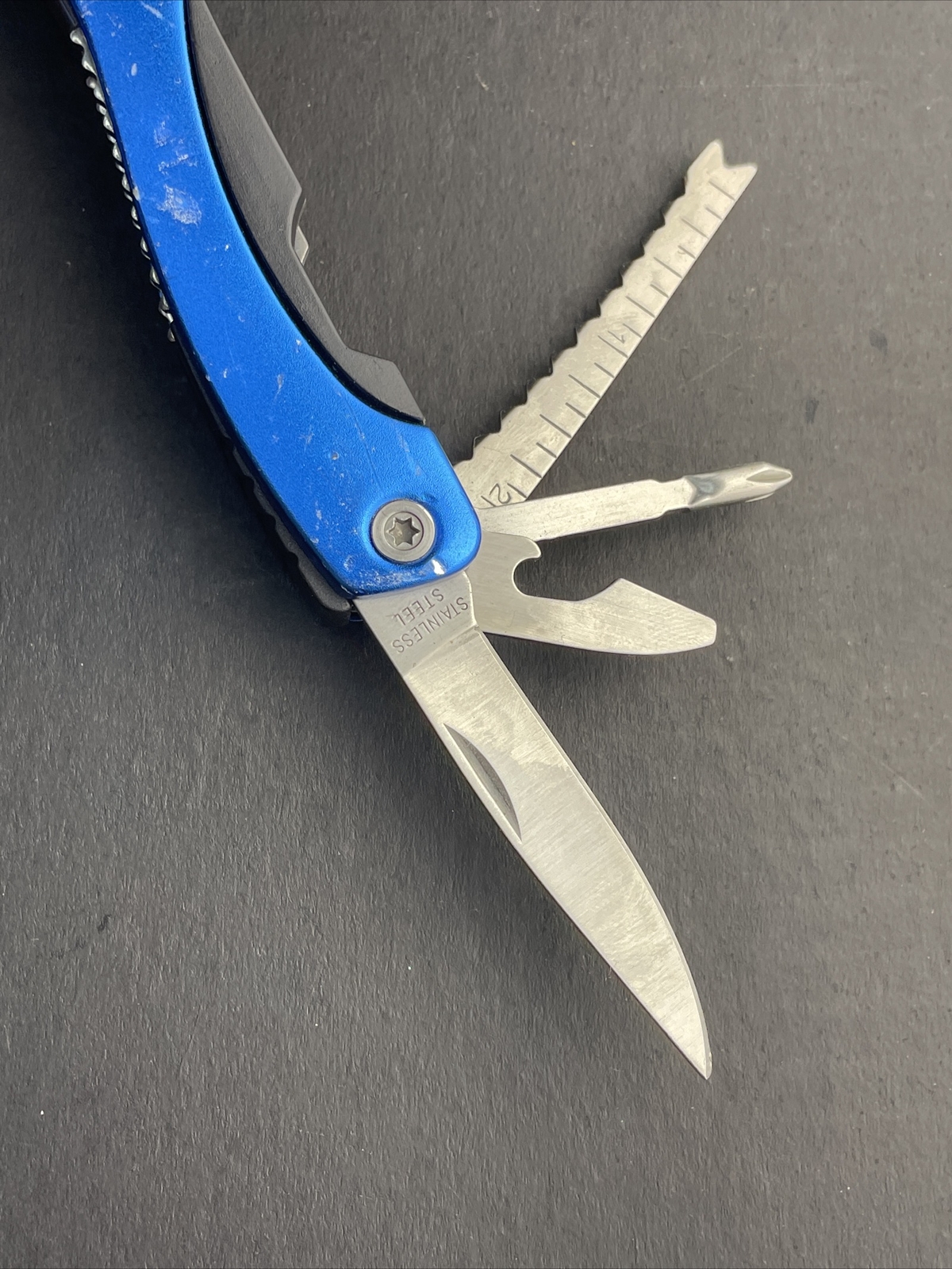 Pro-Master 15 In 1 Multi-Tool -Blue And Black Multitool