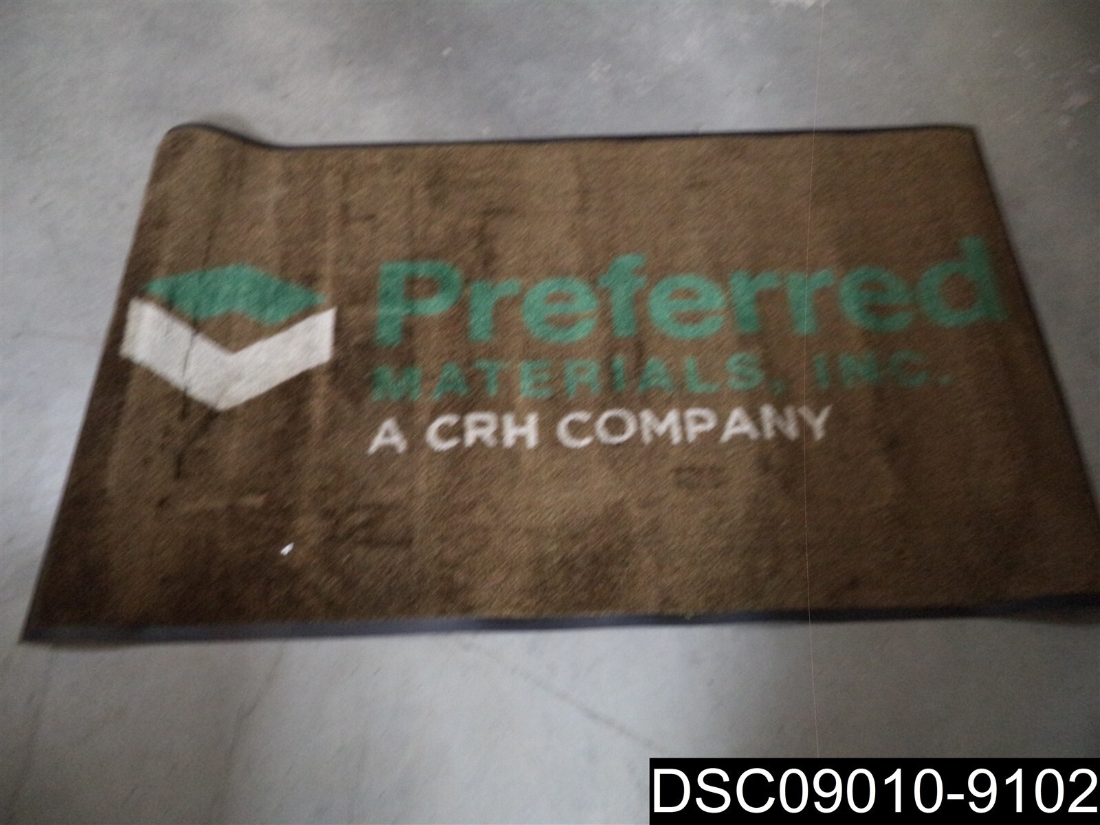 Preferred Materials Inc, A CRH Company 57" X 33" Area Rug