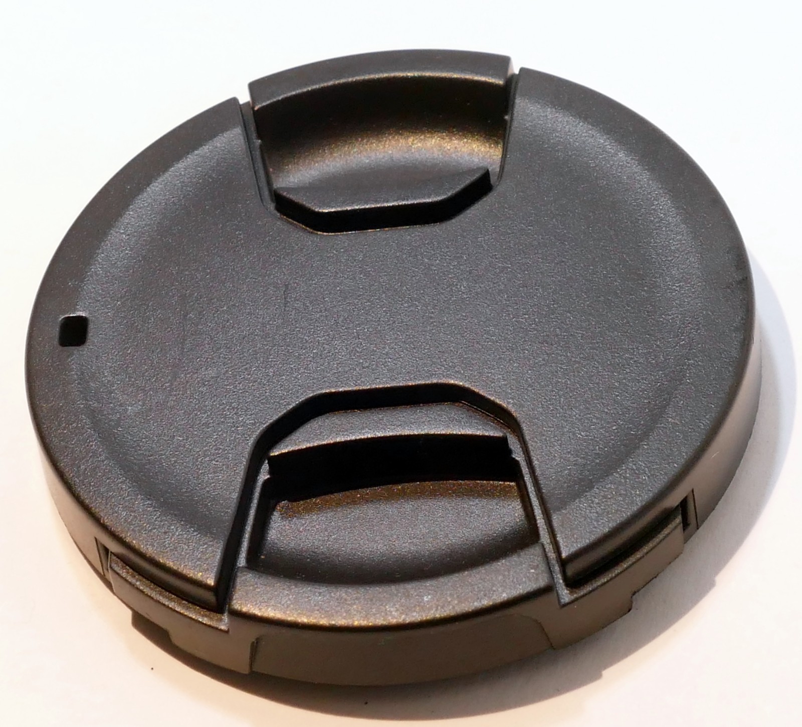 62mm Lens Cap Front center pinch black plastic