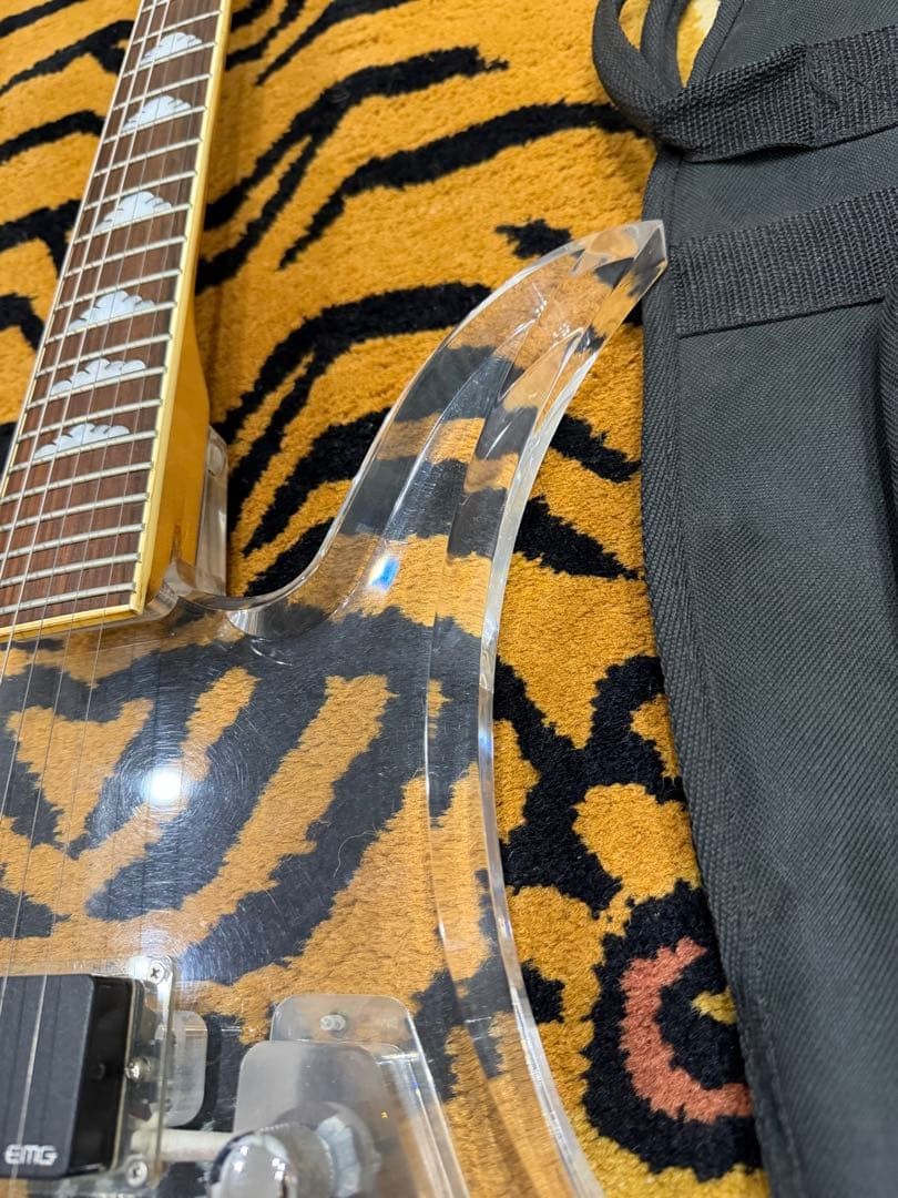 Fernandes Crystal Guitar Hide Model