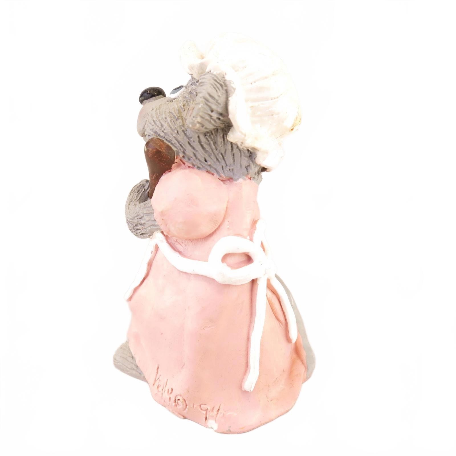 RUSS Li'l Luvables Kathleen Kelly Critter Factory #3911 Lady Mouse & Broom