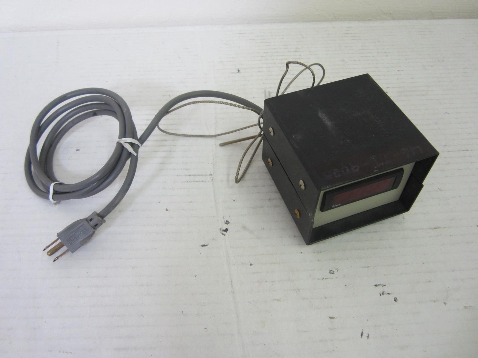SIMPSON TEMPERATURE THERMOMETER PANEL METER w/WATLOW THERMOCOUPLE