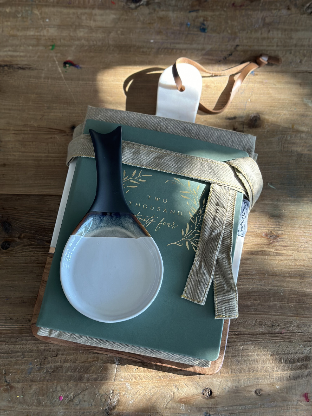 Assorted gift kit with different brands. Perfect for differente occasions.