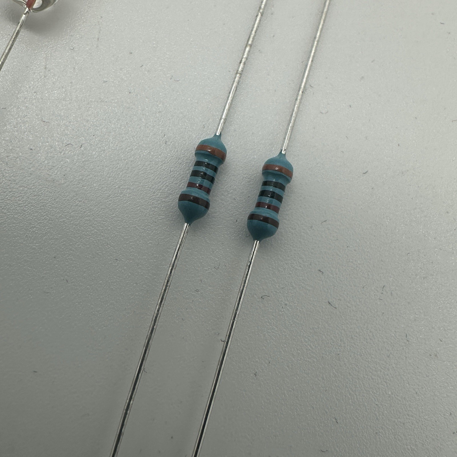 2 Neon Lamp 65-120VAC 1.90 mA, 18 mm Length And Resistors Clock Radio Light Kit
