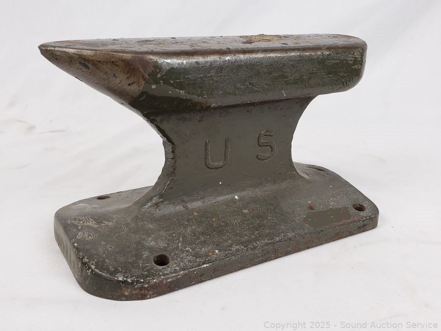 Anvil Marked "US" 18 lb 2 oz Blacksmiths Jewelers 8.5" long with bolt holes