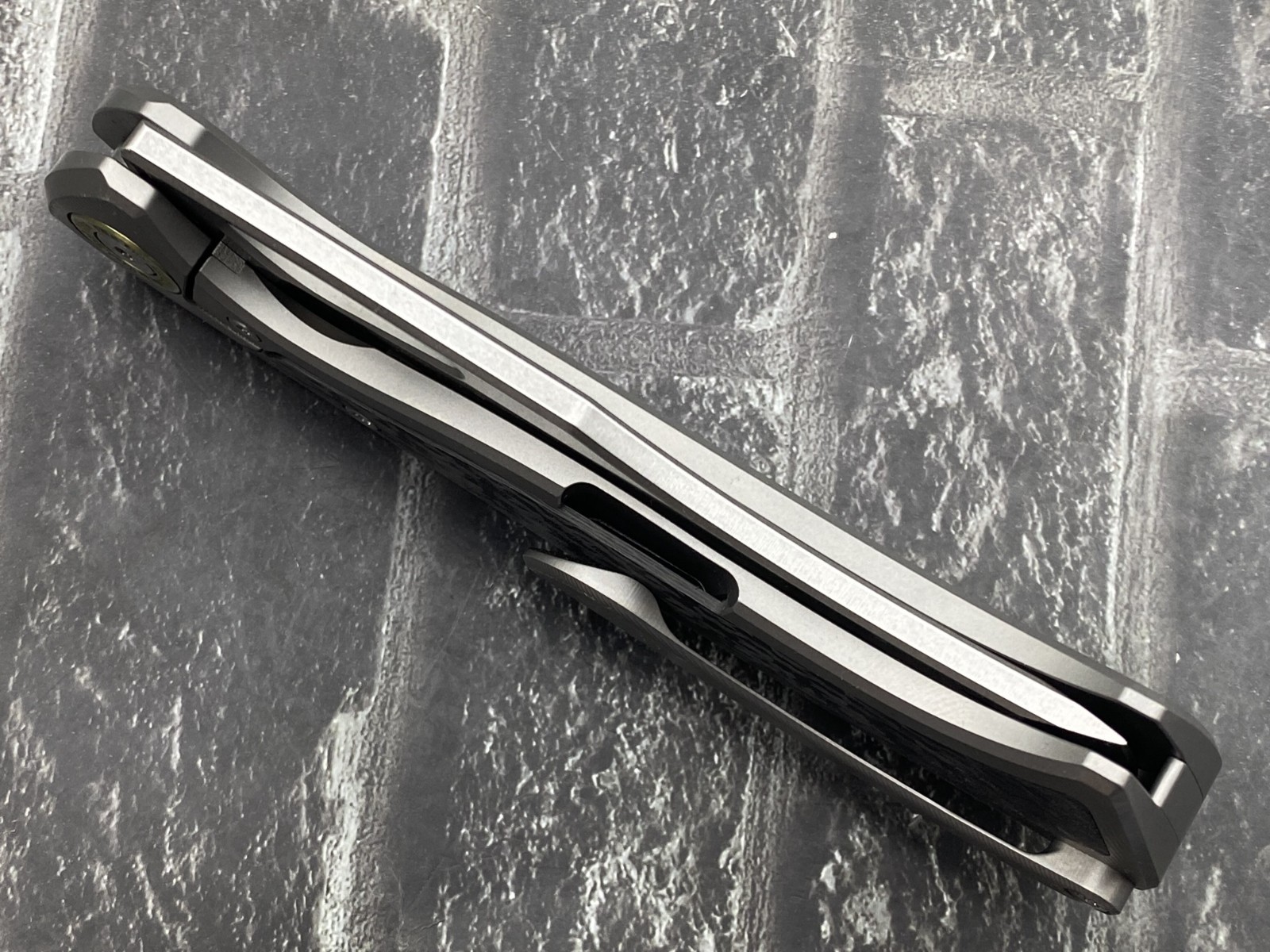 Twosun TS572-K110-CF Folding Knife K110 Blade Titanium/CF Handle Pocket Knife