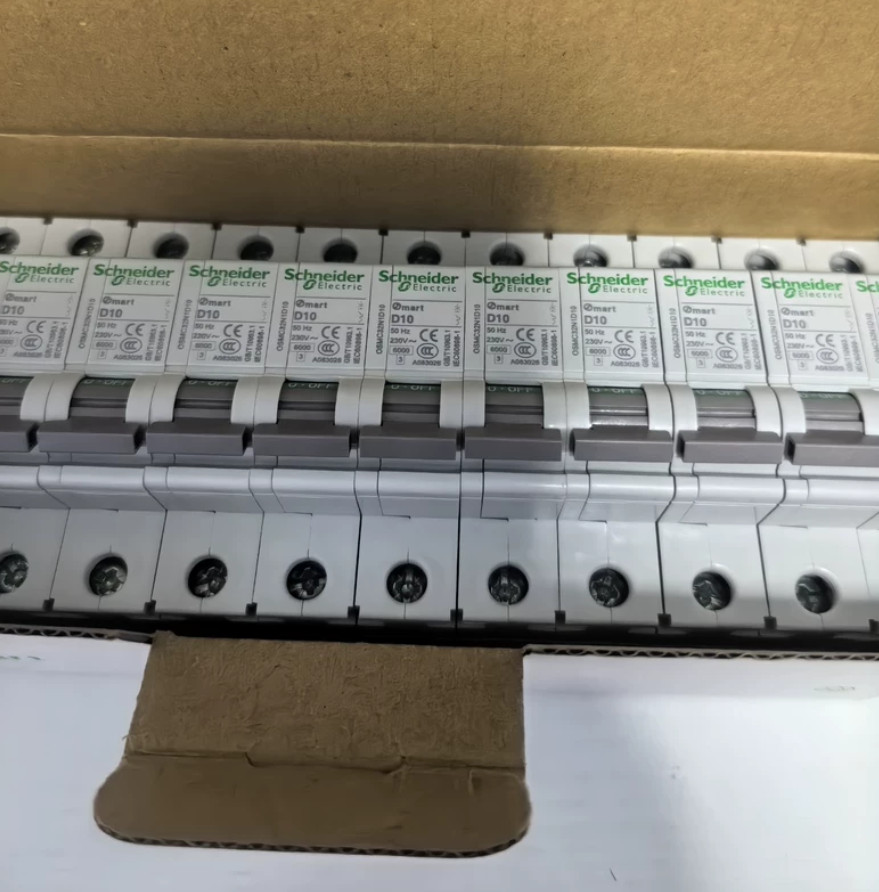 1PC NEW Schneider Miniature circuit breaker OSMC32N1D10 Osmart 1P D10A #LL