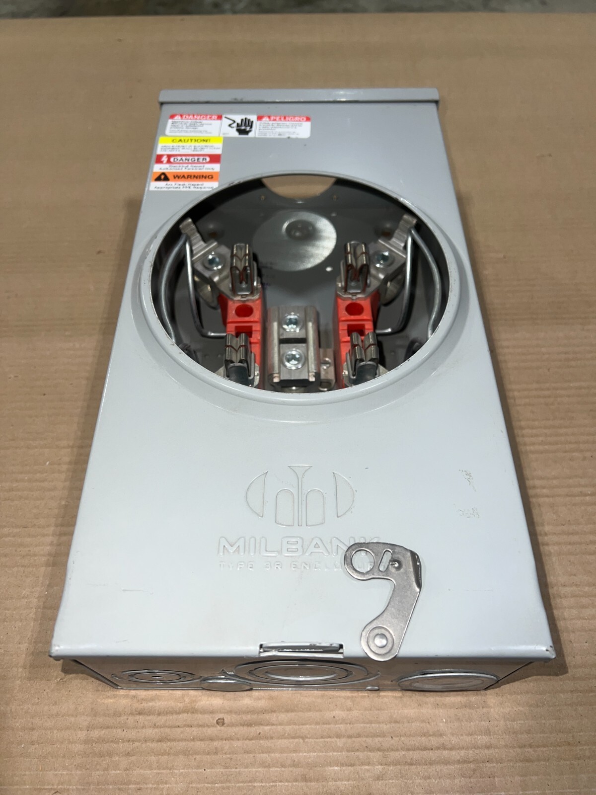 Milbank 200 Amp Meter Bank 600v 1 Phase 3 Wire 4 Jaw BYPASS U200 U-200
