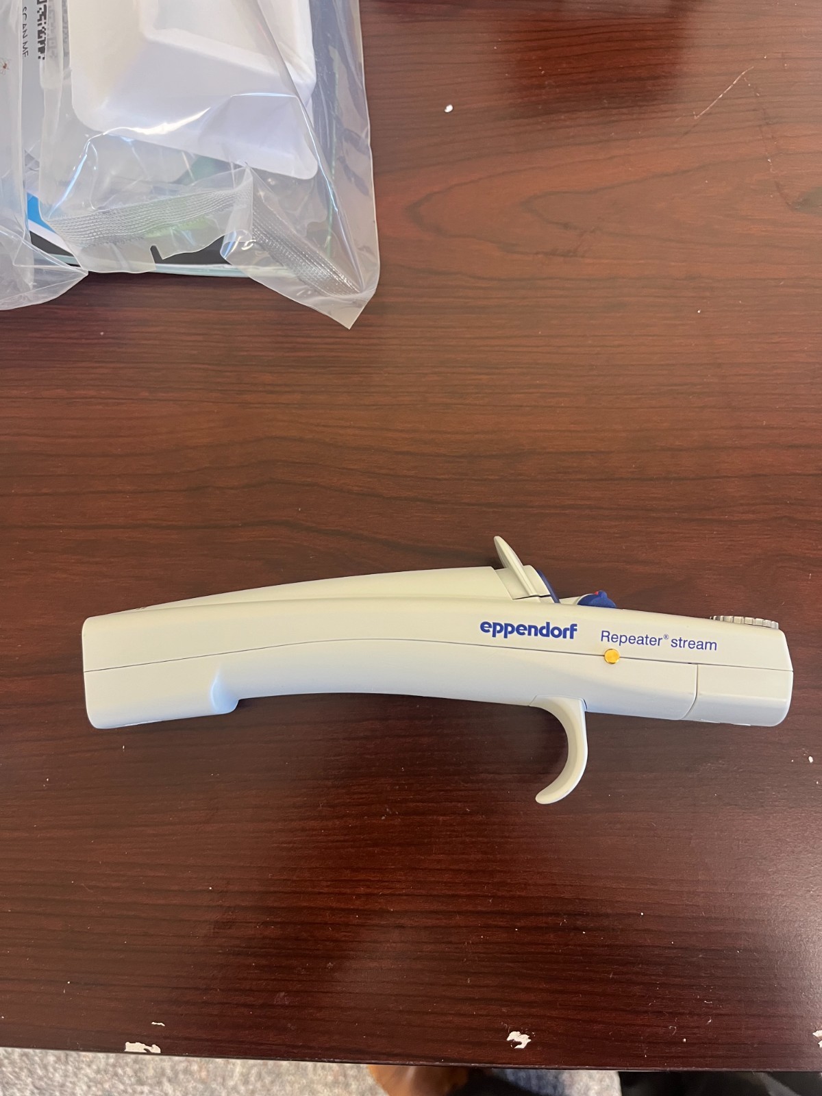 Eppendorf Repeater Stream Electronic Digital Pipette