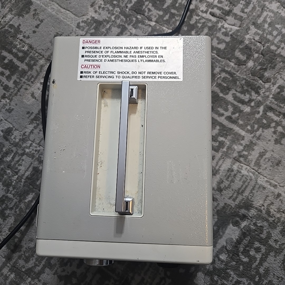 Olympus Optical - CLK-4 Halogen Light Source