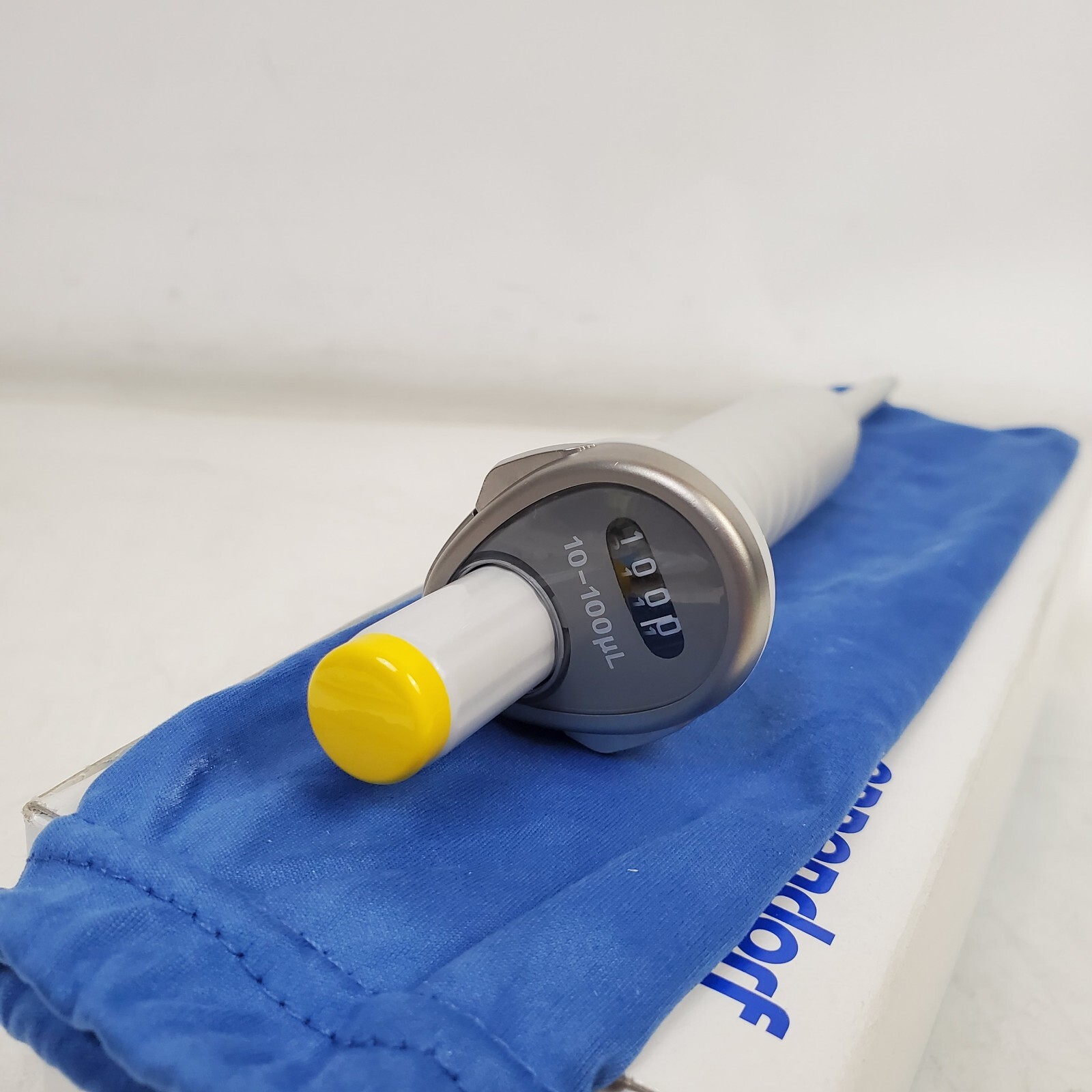 Eppendorf Reference 2 Variable 10-100uL 4924000258
