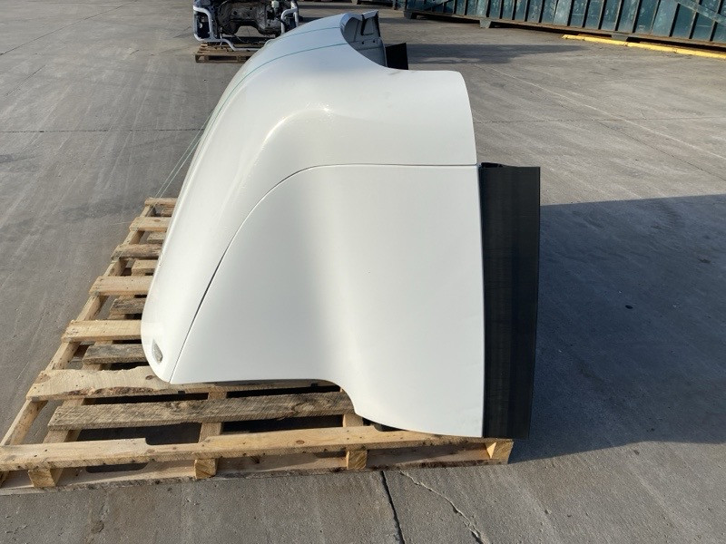 2016 Cab Wind Deflector for Kenworth T680 (662-10089)