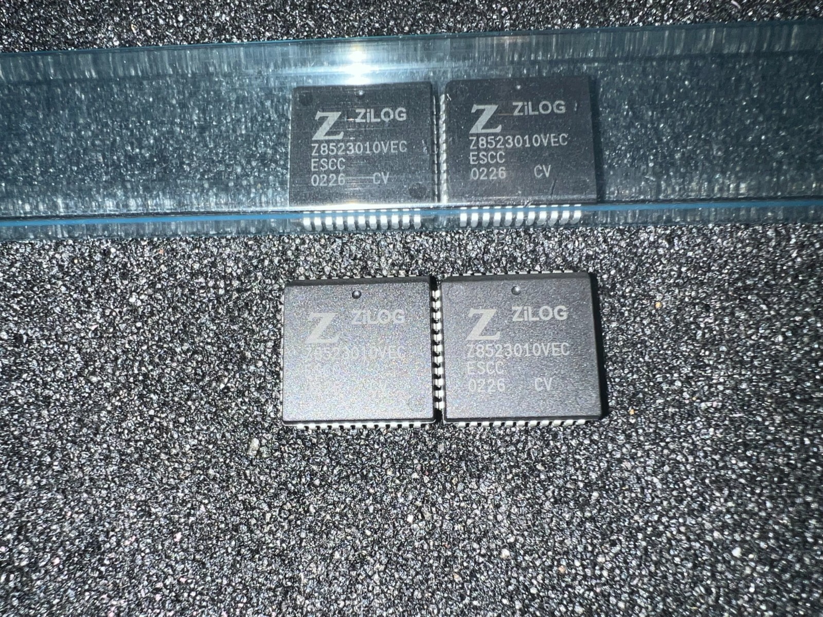 Z8523010VEC