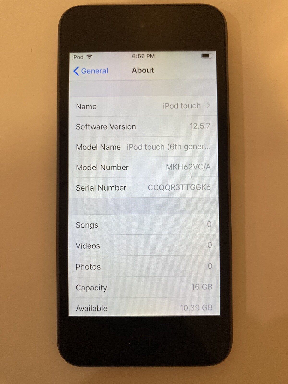 Apple iPod Touch 6th Generation Space Gray (16 GB)