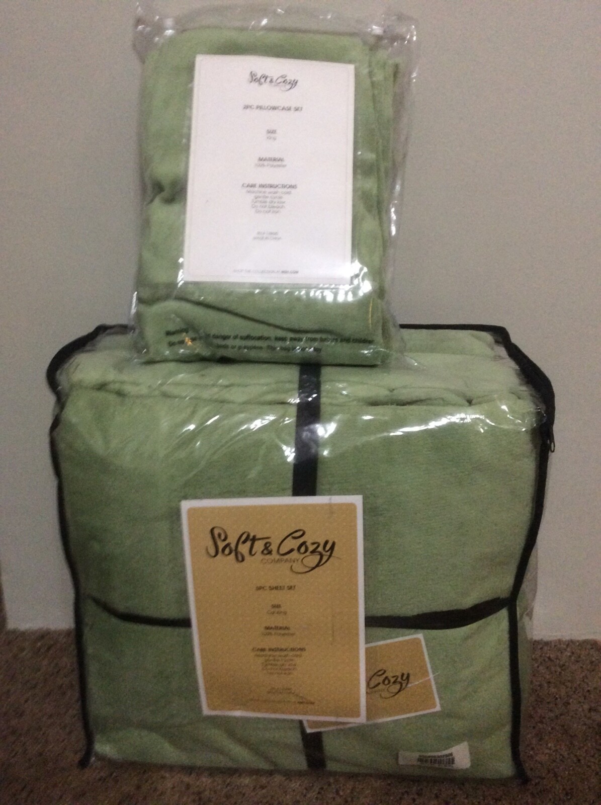 7 Piece Bedding Set Bundle - Soft & Cozy Brand New & Unused Sage Color