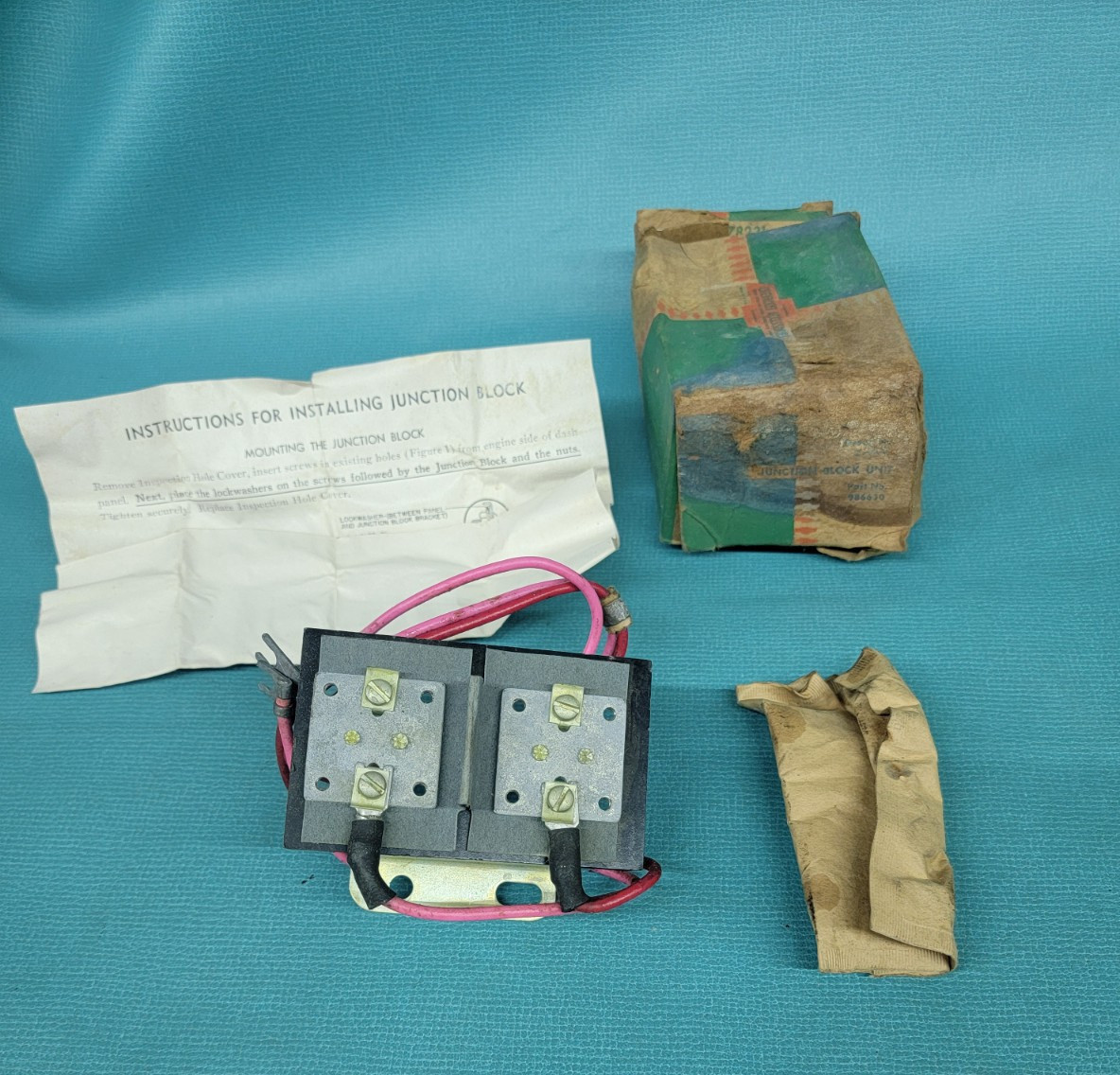 NOS 1953 53 1954 54 CHEVY PASSENGER JUNCTION BLOCK FUSE GM 986630 ACCESSORY