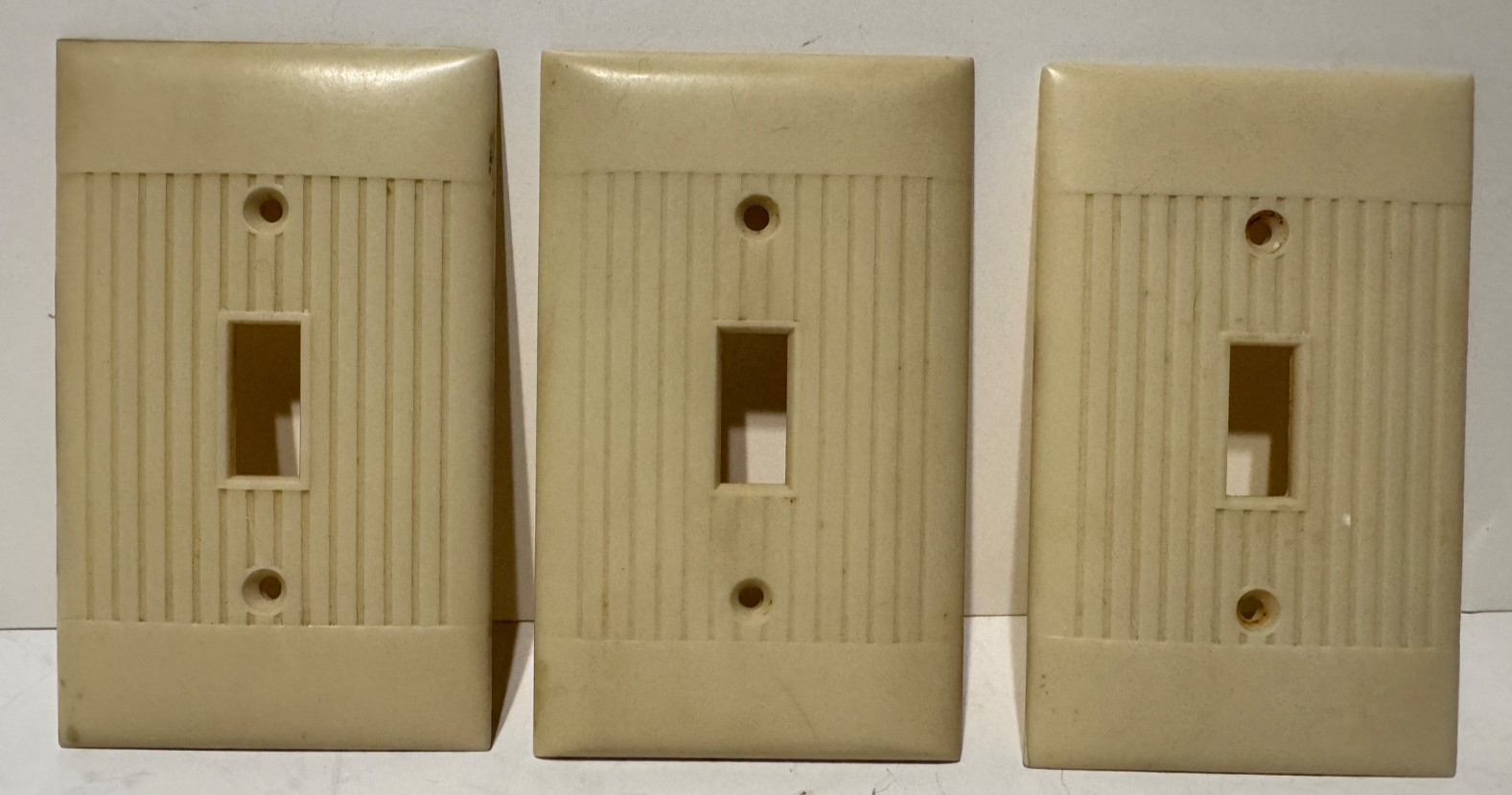 VTG Art Deco Cream Bakelite Electrical Wall Switch Plate Sierra Electric Corp