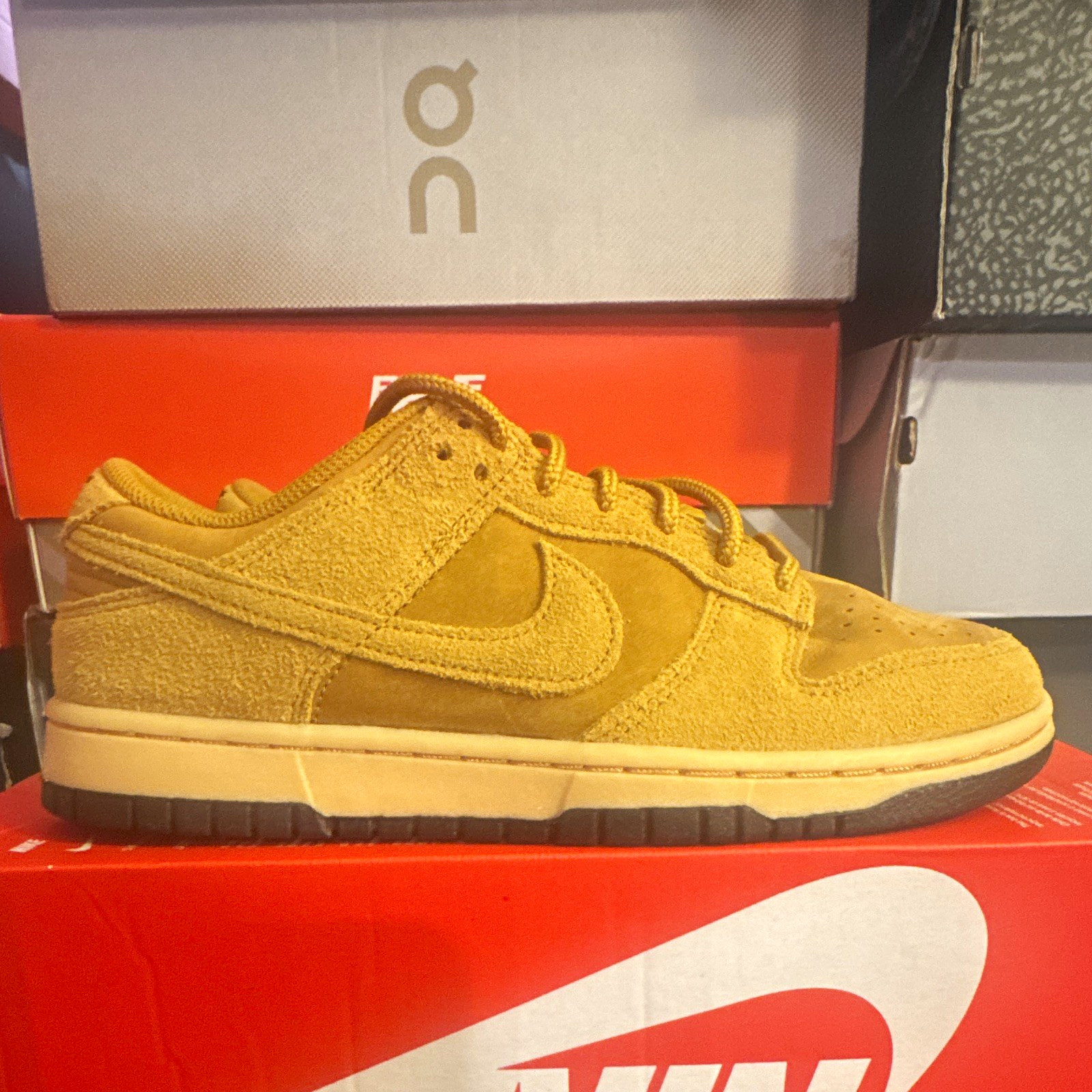 Nike Dunk Low Retro SE Men's Suede Sneakers Wheat/Black IB6651-700