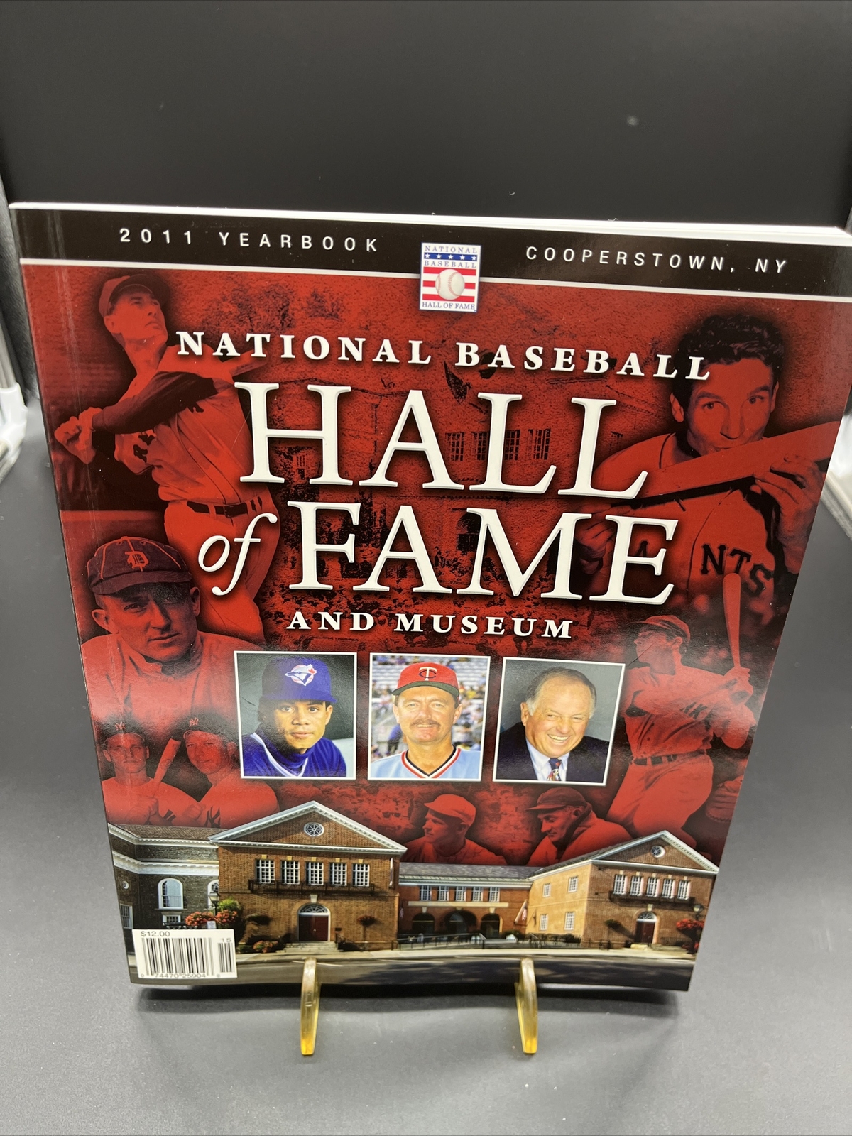 2011 Baseball Hall of Fame & Museum Yearbook: ROBERTO ALOMAR - BERT BLYLEVEN