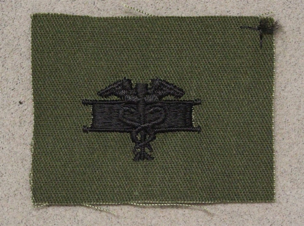 Army Cloth Badge 10497: Expert Medic - subdued
