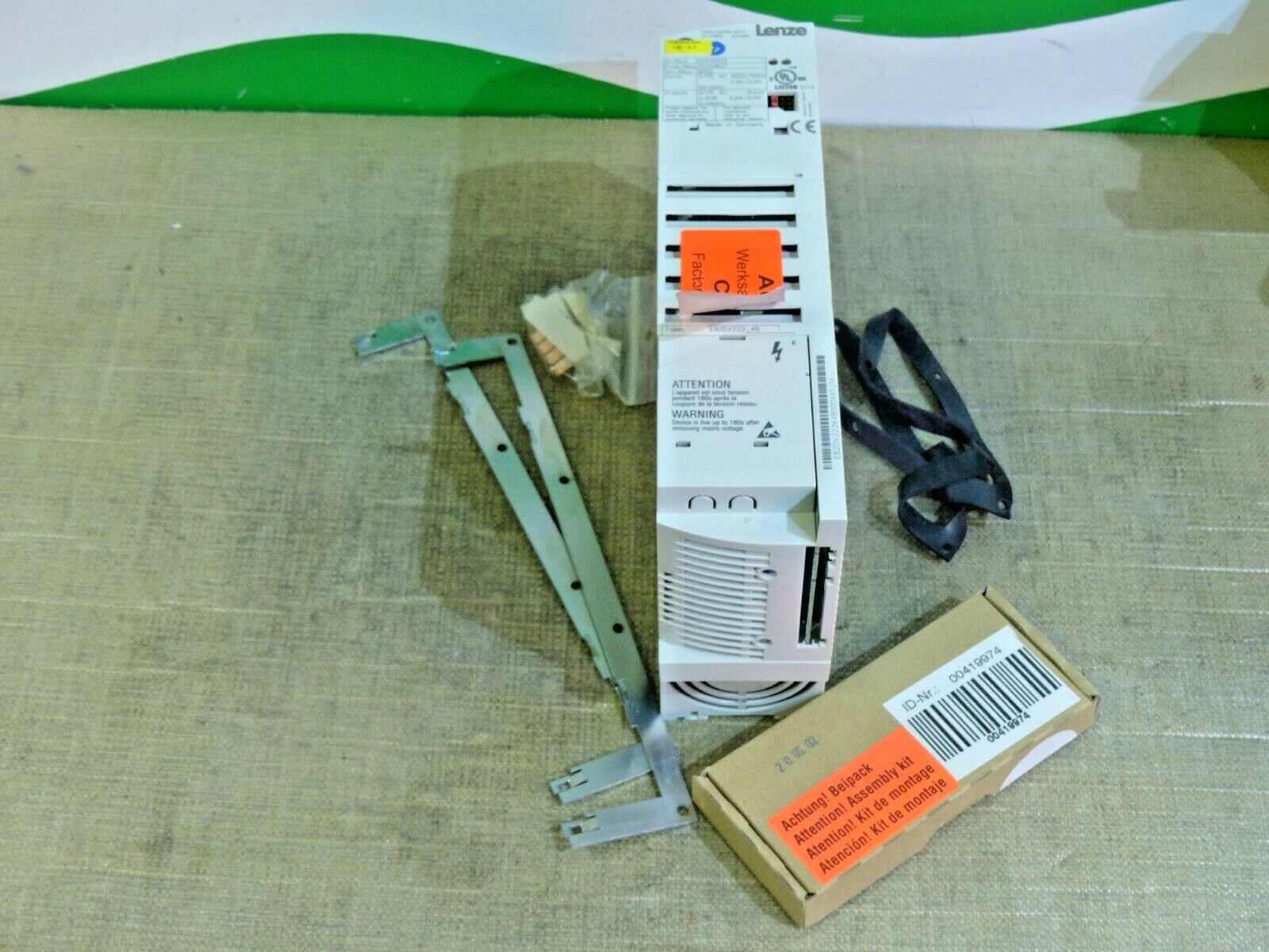 Lenze E82DV222_4B see pictures