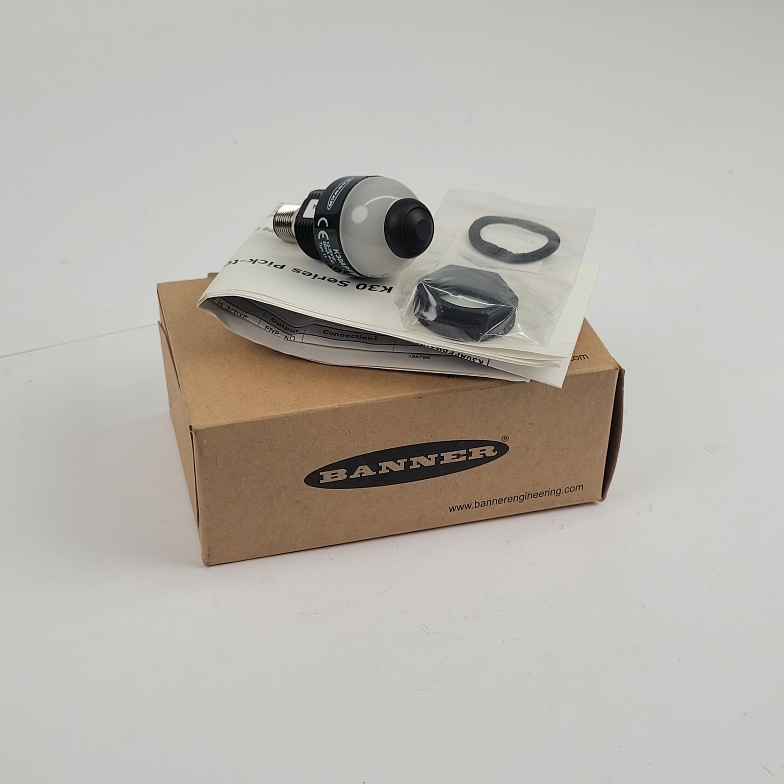 Banner K30APPBYXDQ K30 Series EZ-Light 1-Color Push Button Sensor,12-30VDC - NEW