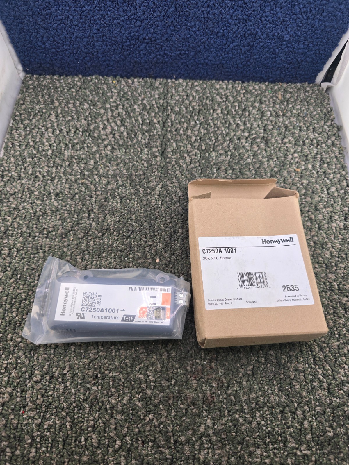 Honeywell C7250A1001 2-Pin Mixed Outdoor Air Temperature Sensor 20k NTC - Gray