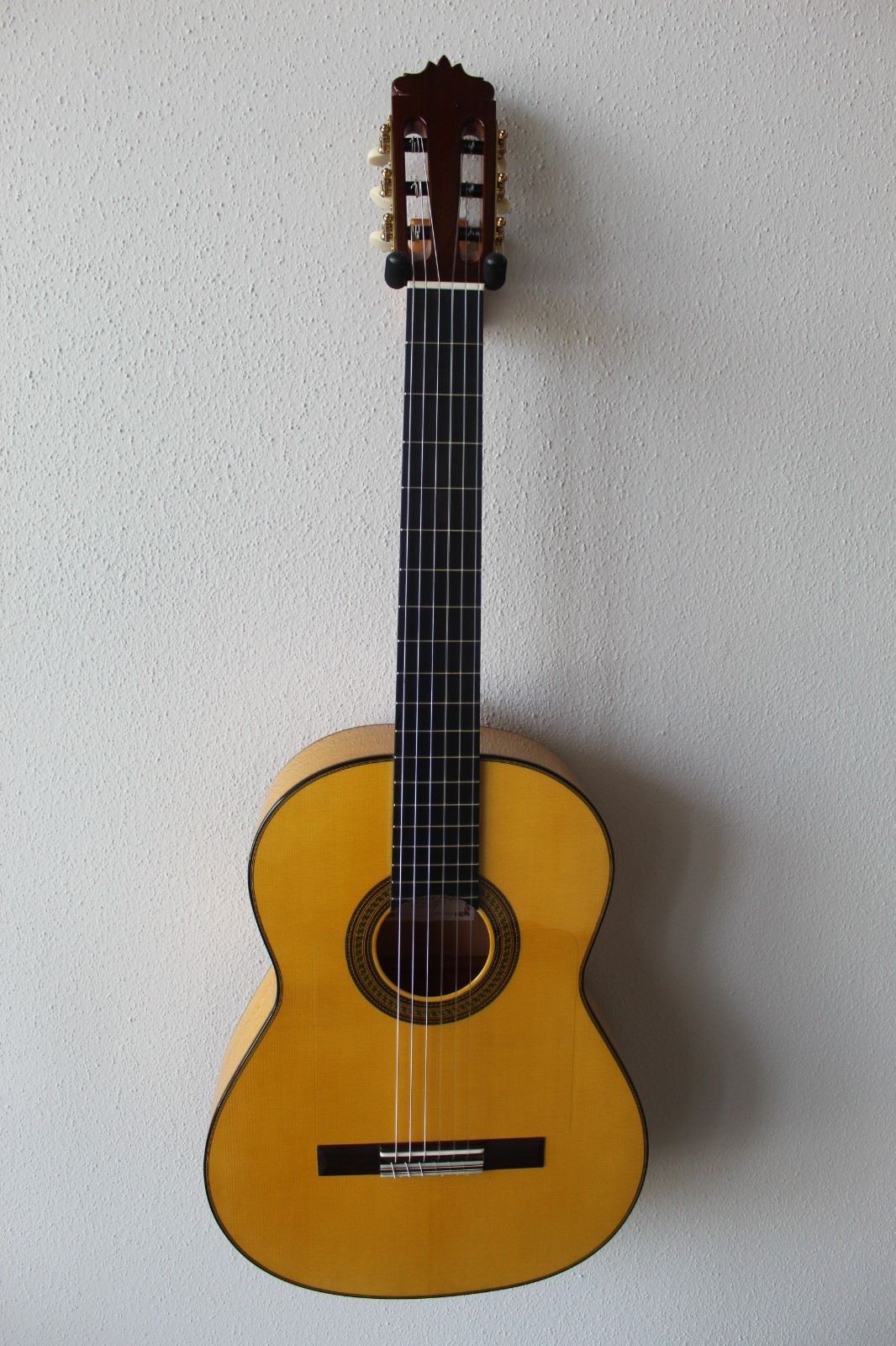 Brand New Francisco Navarro Concert Flamenco Blanca Guitar