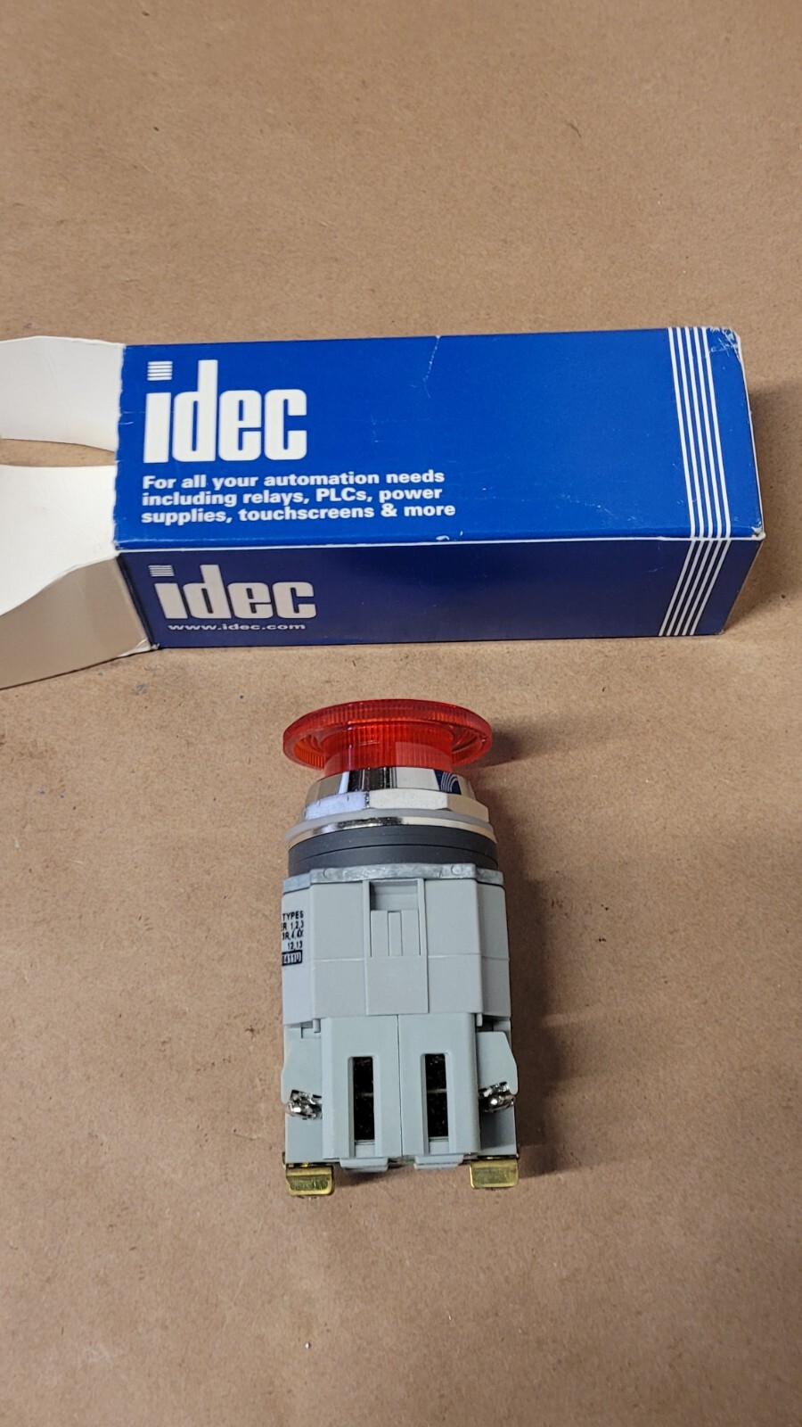 New IDEC AVLD39920DN Red Mushroom Emergency Stop Push Button 120V W2
