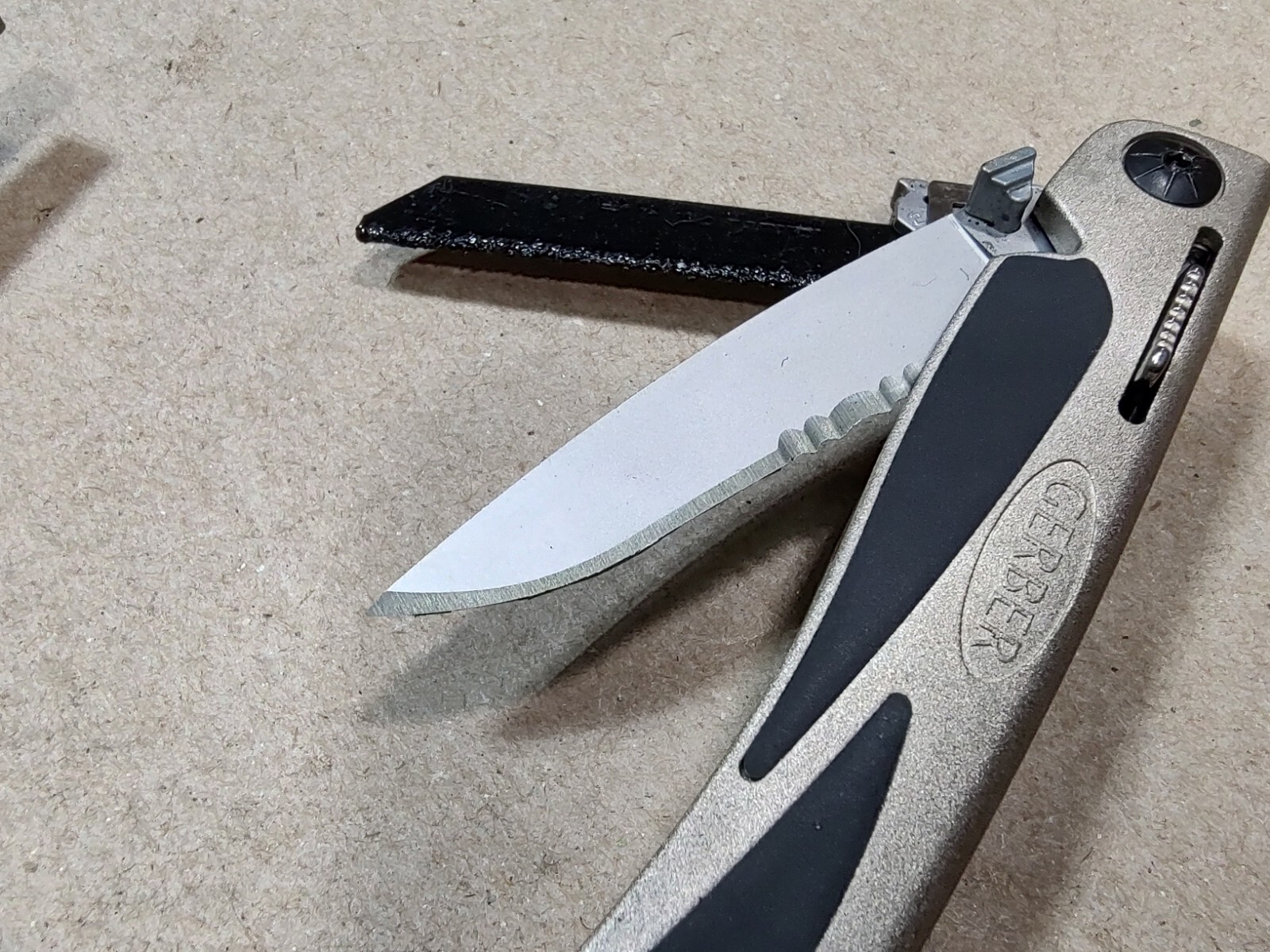 GERBER Multi-Tool, Champagne, 11 Tools, 48239
