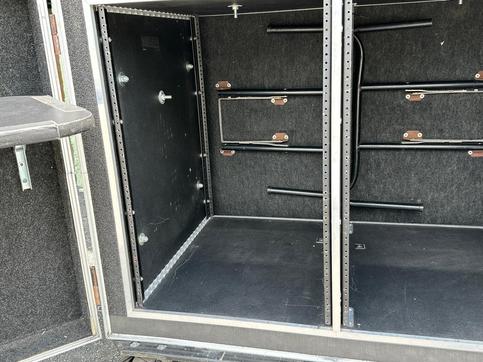 Olympic Dual 16 Space Amp Rack Case On Wheels #4184 (One)