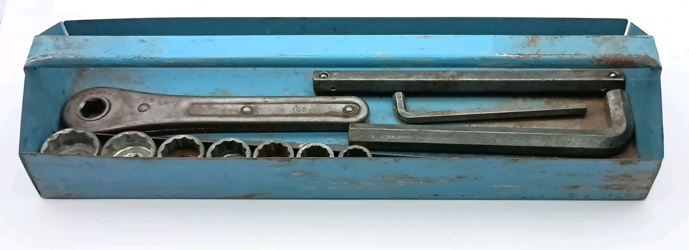 17 Piece G.M. General Mechanic Tools Socket set G.M.Co. with Rachet and Extras