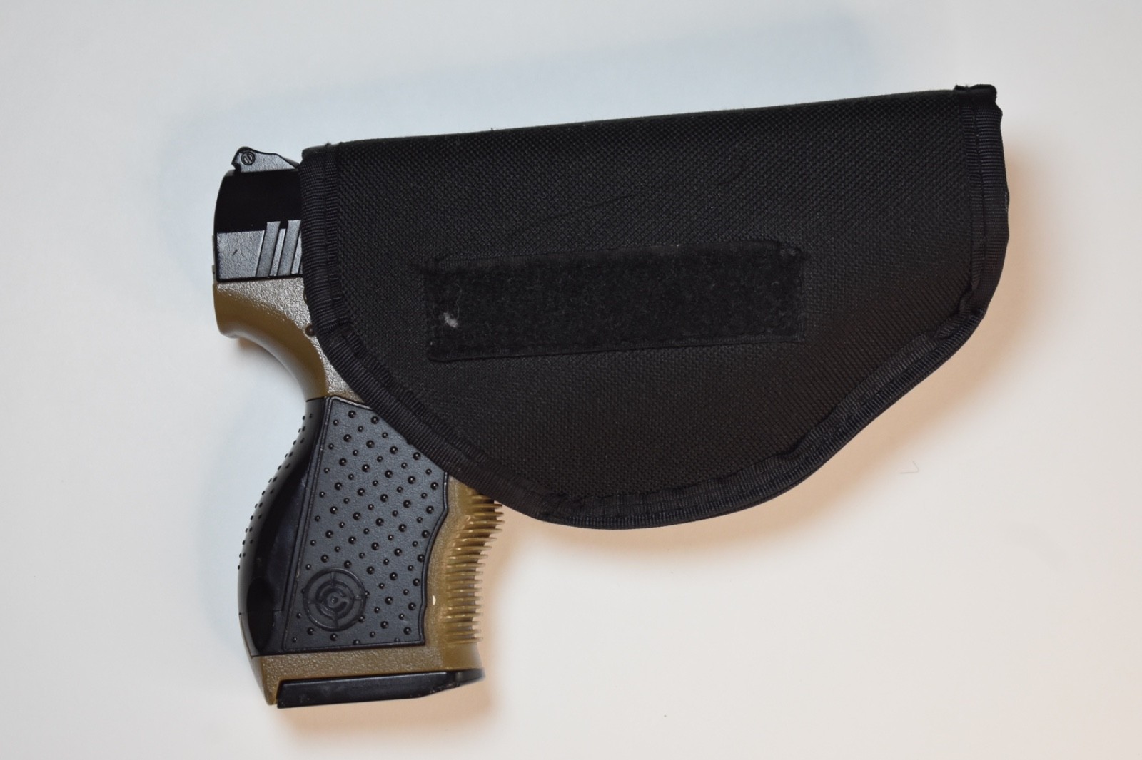 Crosman Stinger PT9 Airsoft Pistol with Holster, Lightly Used