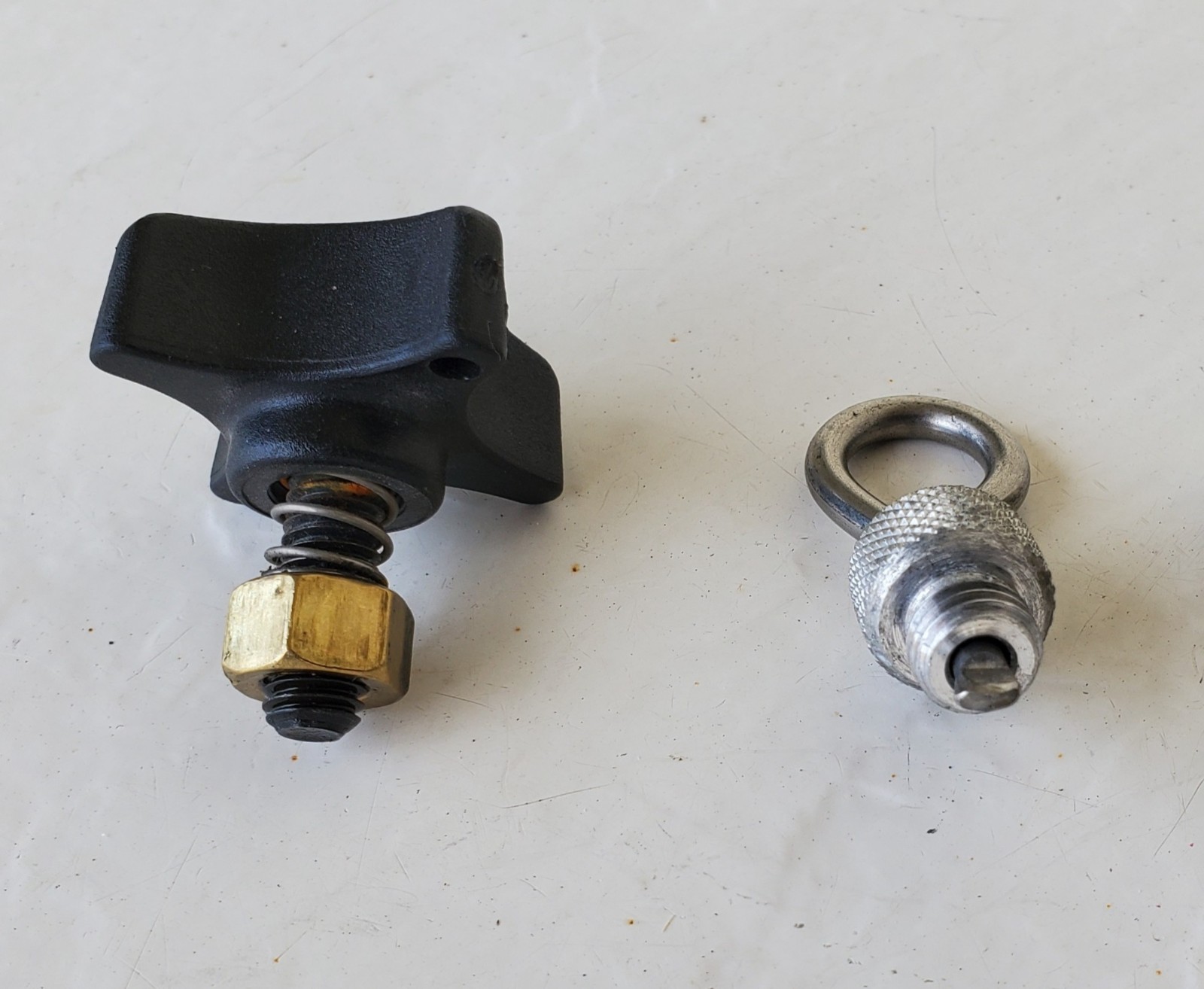2 MANFROTTO 3251 TRIPOD HARDWARE / BOLTS