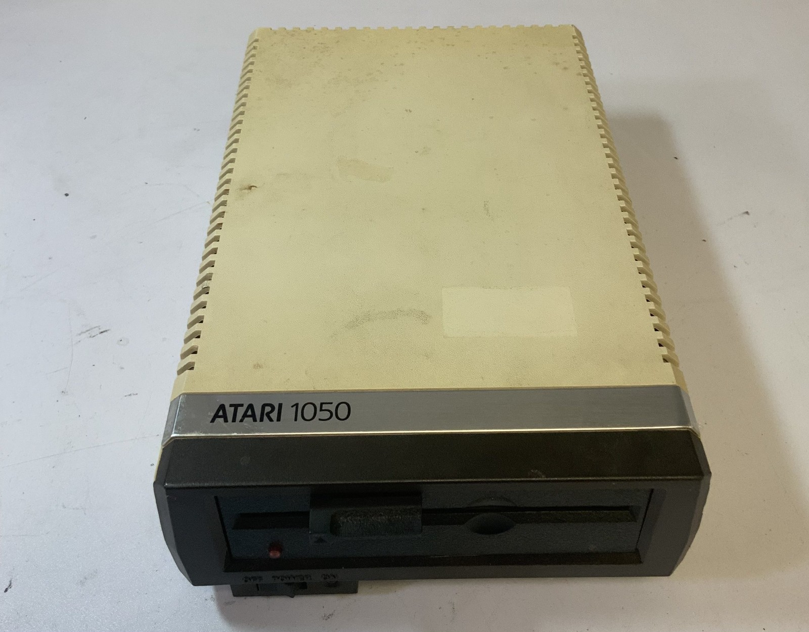 Atari 1050 External Disk Drive, White "K7A"
