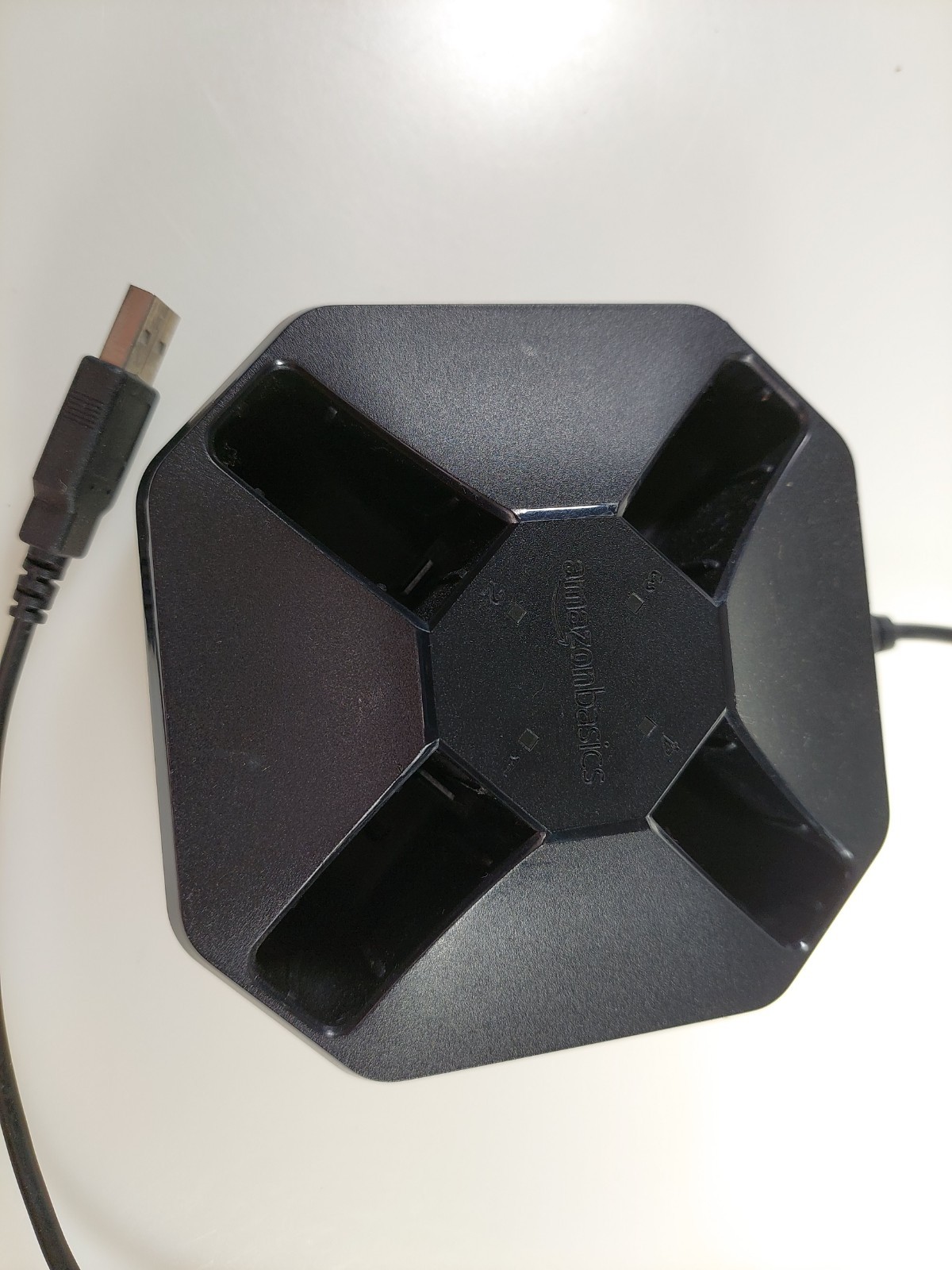 AmazonBasics Charging Station for Nintendo Switch Joy-con Controllers