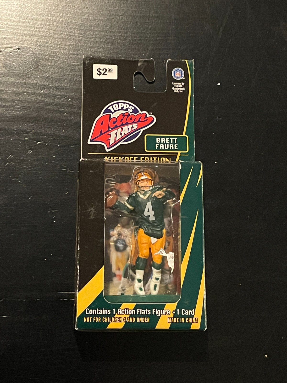 1998 Topps Action Flats Brett Favre Figure and Card Green Bay Packers