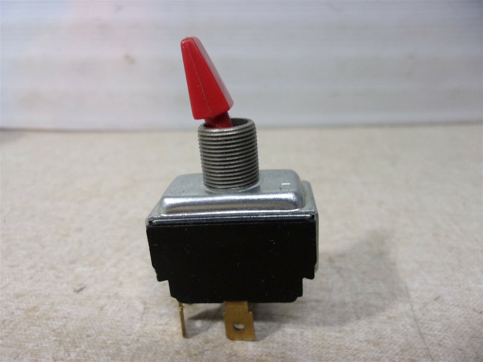 NEW Cutler Hammer 7590K55 Red Lever Toggle Switch 7590KS5E21 *FREE SHIPPING*