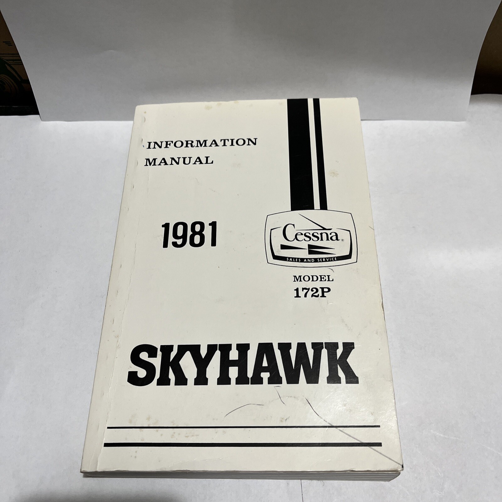 1981 Cessna Aircraft Co.,  172P Skyhawk Information manual