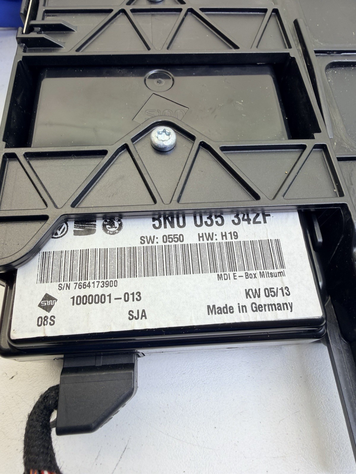 2010-2014 Volkswagen Golf Input Interface Multimedia Module OEM.
