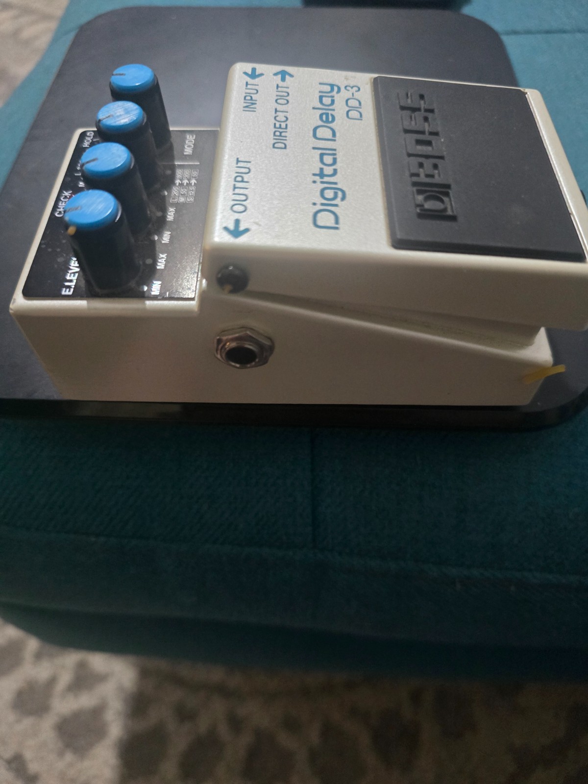 Boss (DD-3) Digital Delay Guitar Effect Pedal