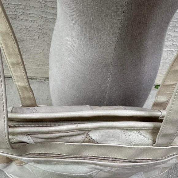 SCAR STITCH CREAM PURSE
