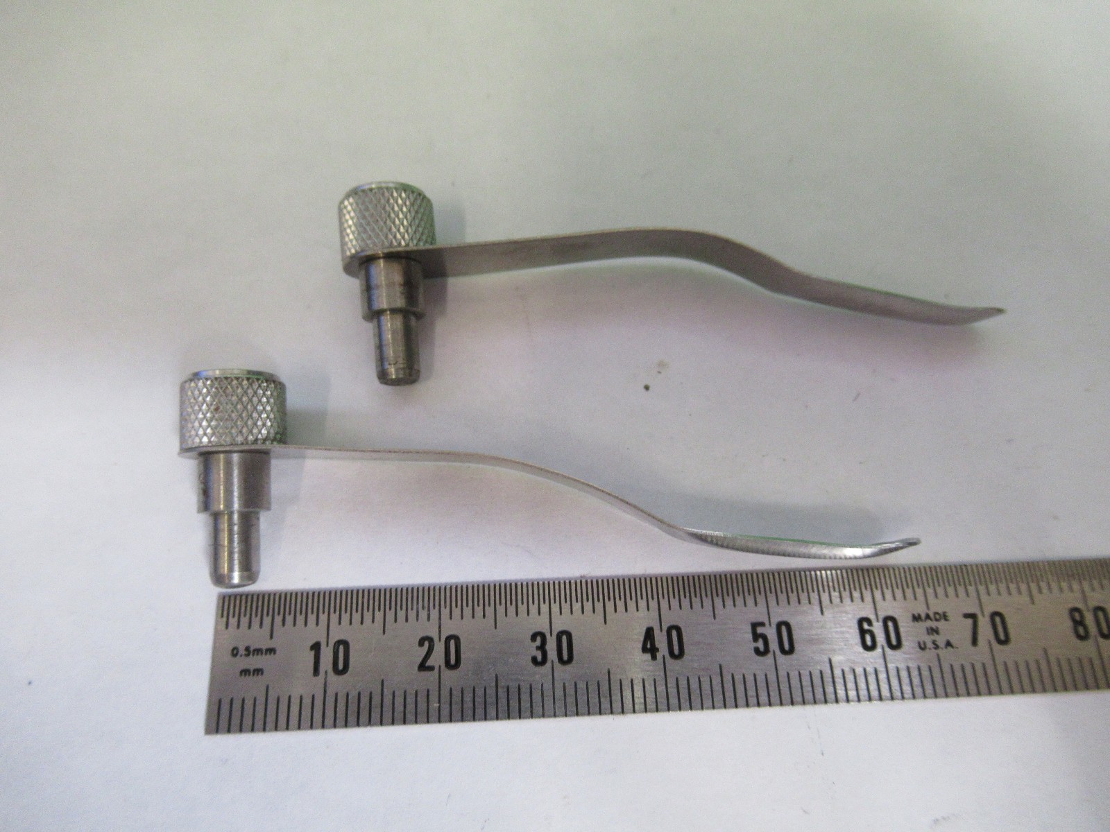 BAUSCH LOMB PAIR CLIPS STAGE MICROSCOPE PART AS PICTURED T3-B-46