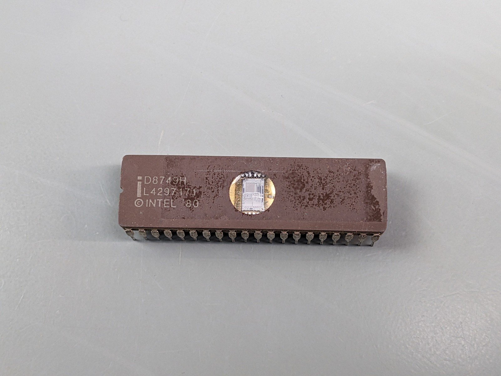 (2) Intel 8749 Microcontroller ICs ~ D8749H MCS-48 UV EPROM ~ Tested Good