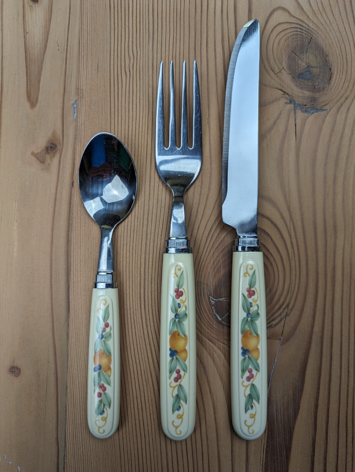 Corelle Abundance Fruit Harvest: Spoon, Fork & Knife Stainless Flatware Set Of 3