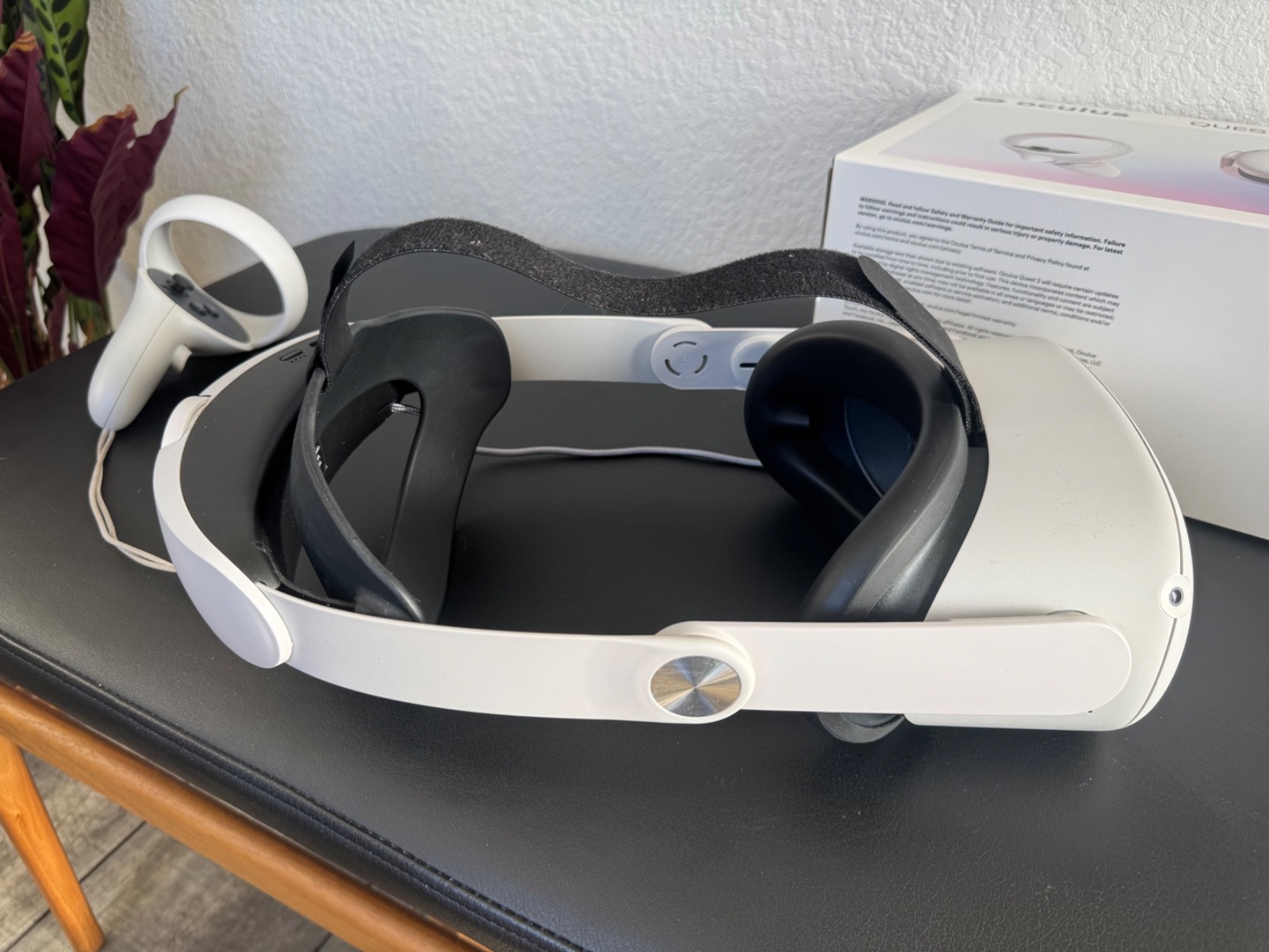 Meta Oculus Quest 2 128GB Virtual Reality Headset + Battery Headstrap Add-On